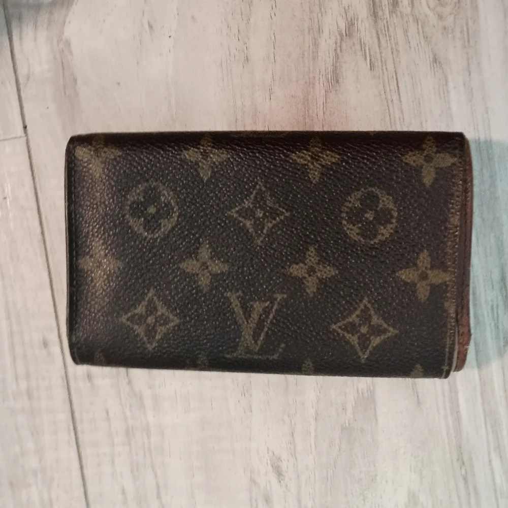 Louis Vuitton LV Monogram Porte Monnaie Tresor Wallet - Picture 2 of 12